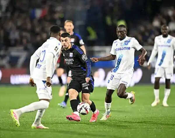 Resurgent Lyon beat Auxerre to go fourth in Ligue 1