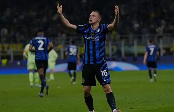 Extra-time winner takes Inter past Barca into Champions League final