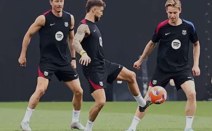 Barcelona squad for crucial El Clásico