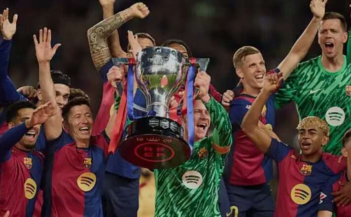 Barcelona lift LaLiga trophy despite losing 3-2 to Villarreal