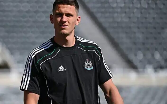 Newcastle United star open to new deal despite PSG transfer interest