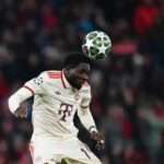 Bayern Munich star provides return date from knee injury