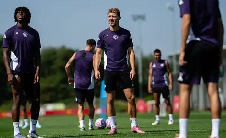 manchester united latest news