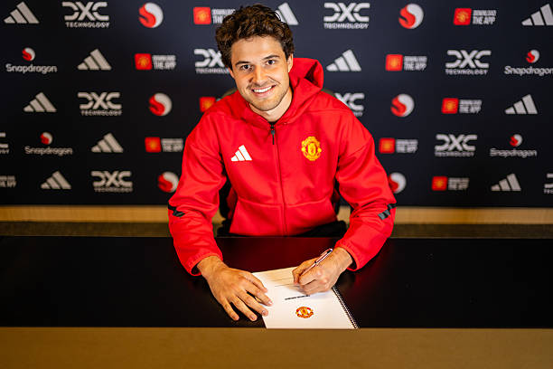 man u football news: Senne Lammens